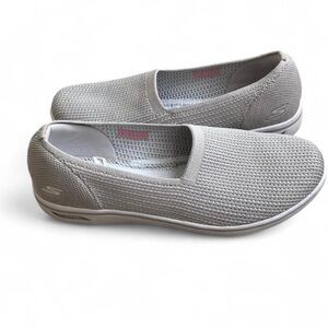 Skechers Women’s Arch Fit Uplift Knit Skimmer Taupe Size 10